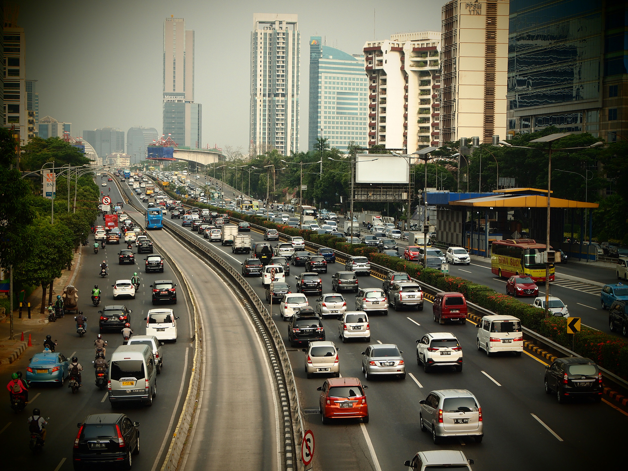 Perlukah Tambah Mobil Dengan Plat Ganjil dan Genap?