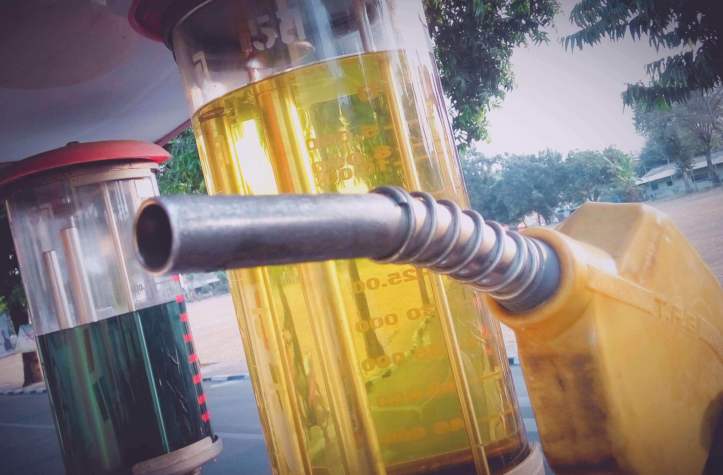 Benarkah Mencampur BBM Bikin Irit?