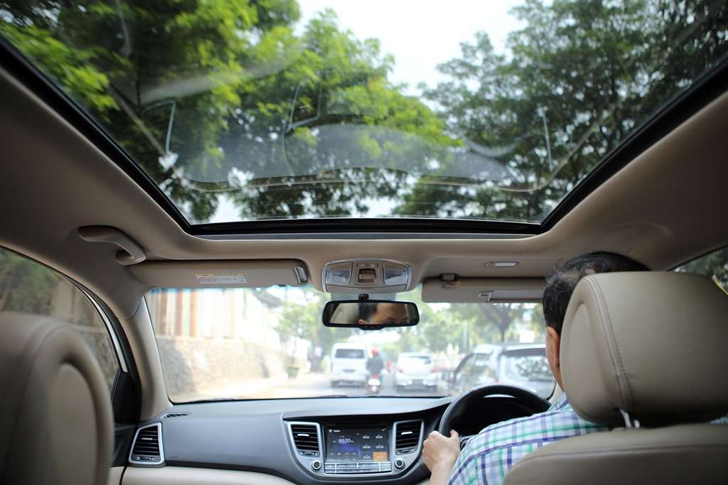 Perlu Diketahui, Ini Fungsi Panoramic Sunroof Pada Mobil Kesayangan