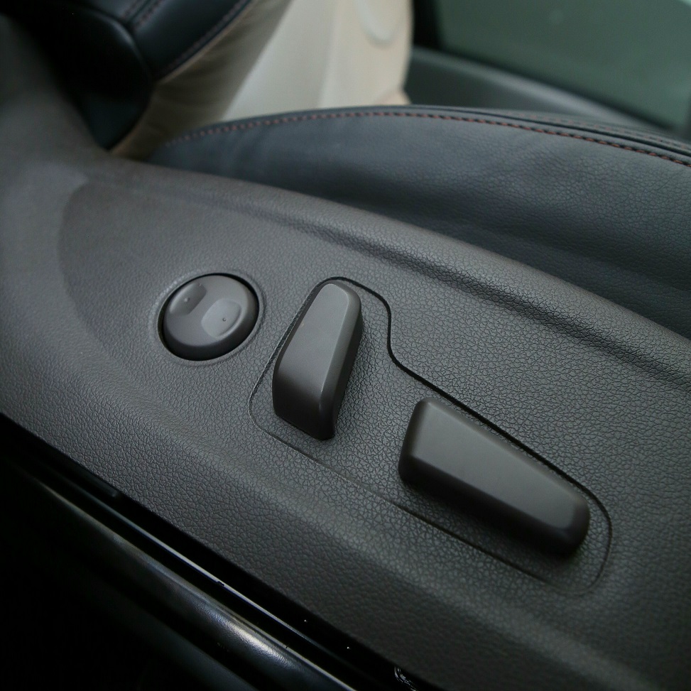 Merawat Jok Elektrik pada Mobil Kesayangan