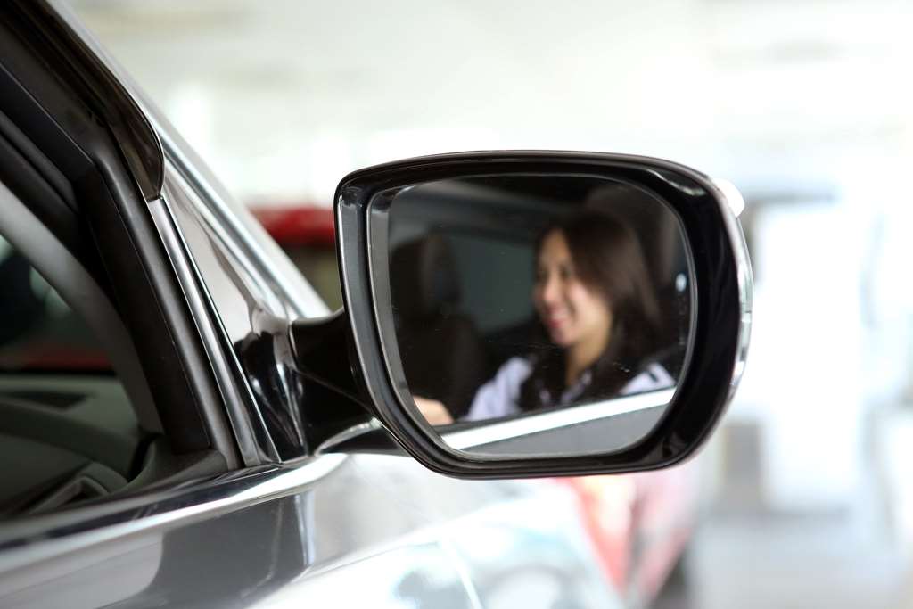 Pentingnya Atur Posisi Kaca Spion