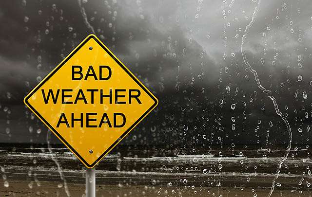 Tips Mengemudi Jika Jarak Pandang Terbatas