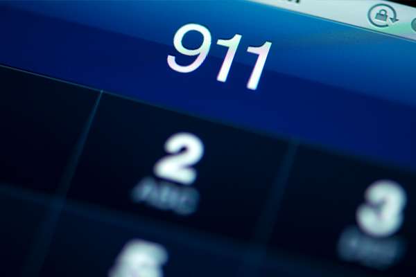 5 Nomor Telepon Penting Ini Wajib Ada Di Mobil