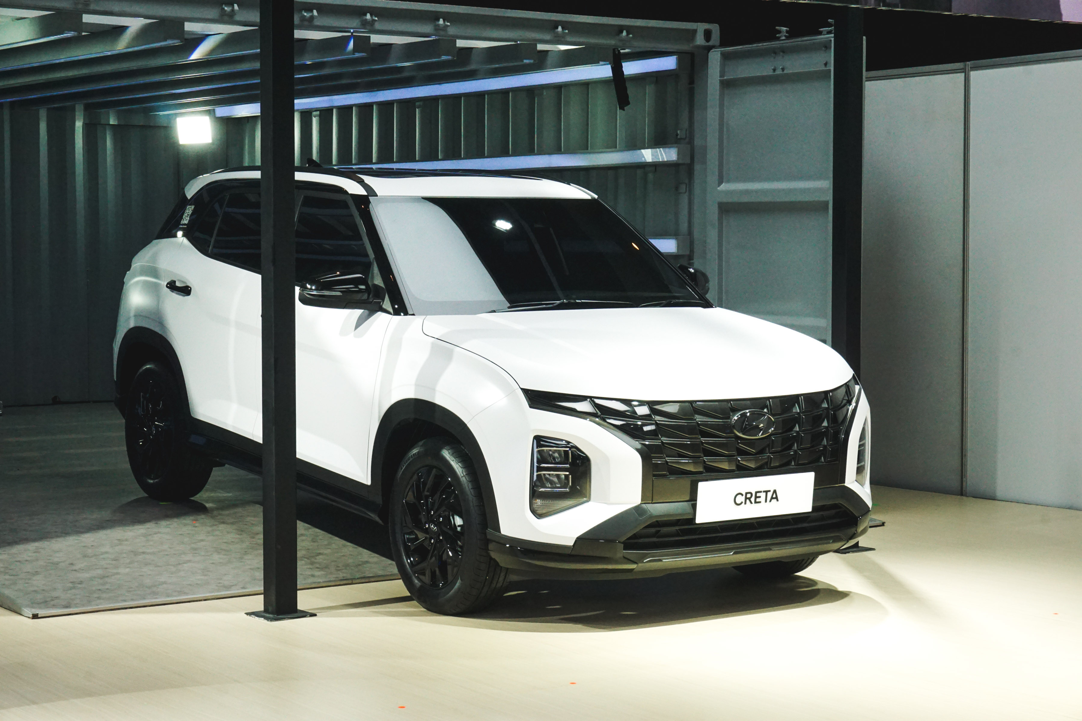 Tampil Beda Dengan Velg Hitam Hyundai Creta Alpha