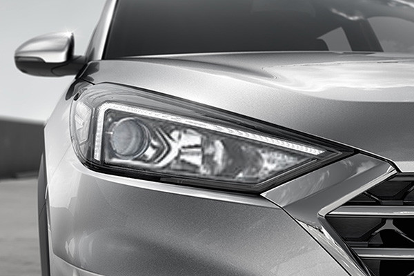 Lampu Projektor Fokuskan Cahaya Lampu