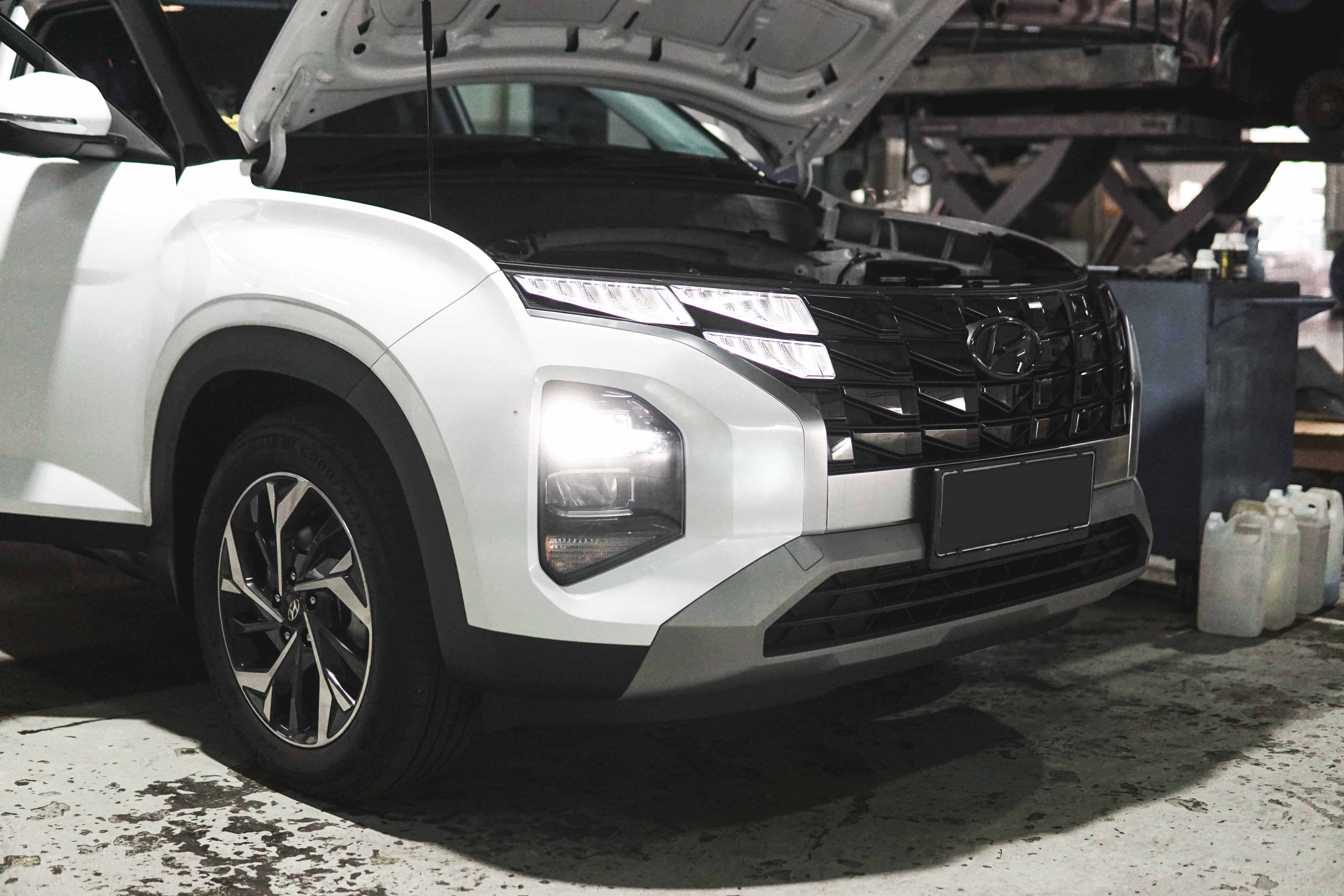 Perlukah Membuka Kap Mesin Setelah Perjalanan Panjang?