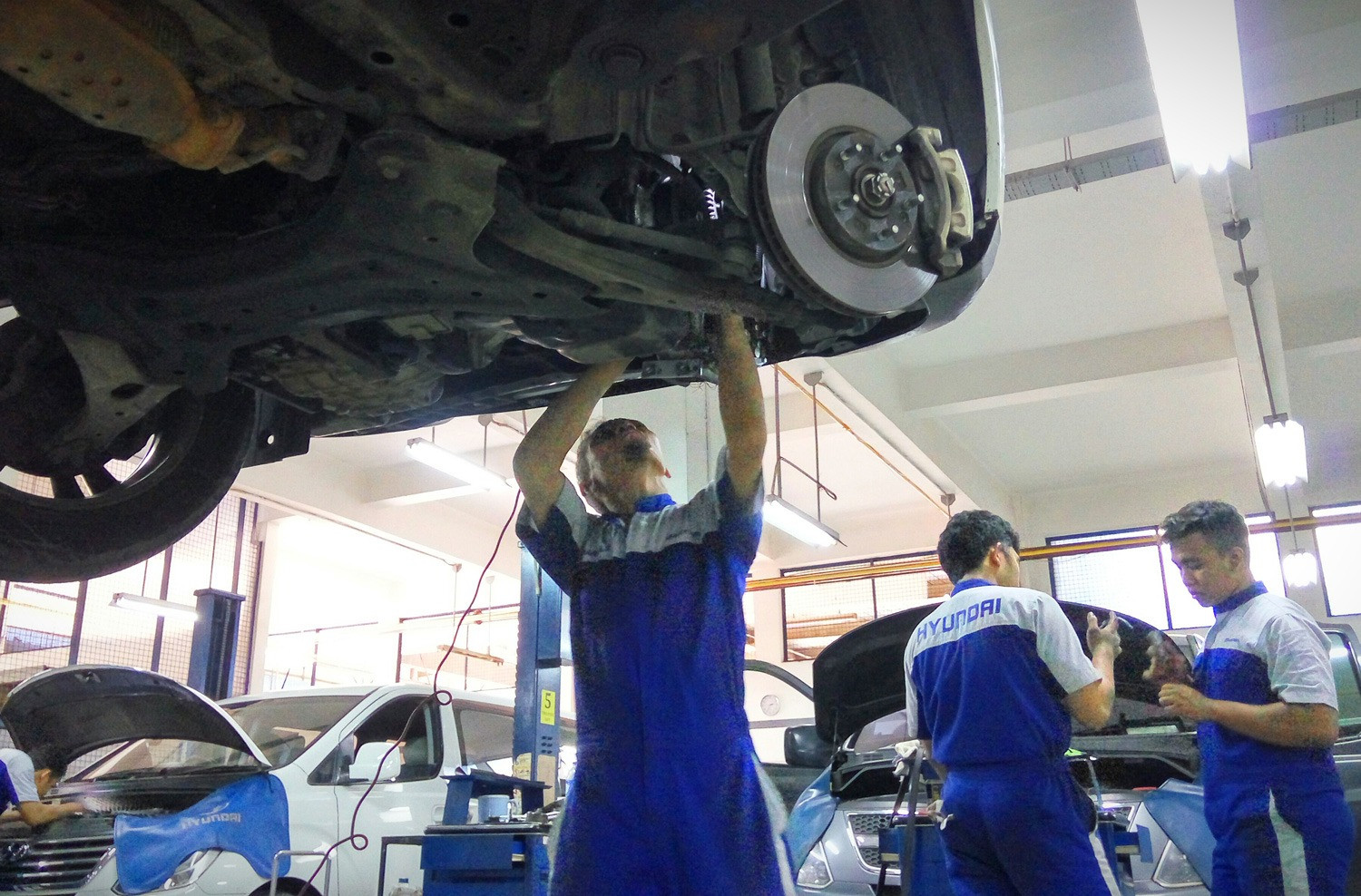 Mengapa Servis Berkala Di 1.000 Km Pertama Menjadi Kewajiban Pemilik Mobil?