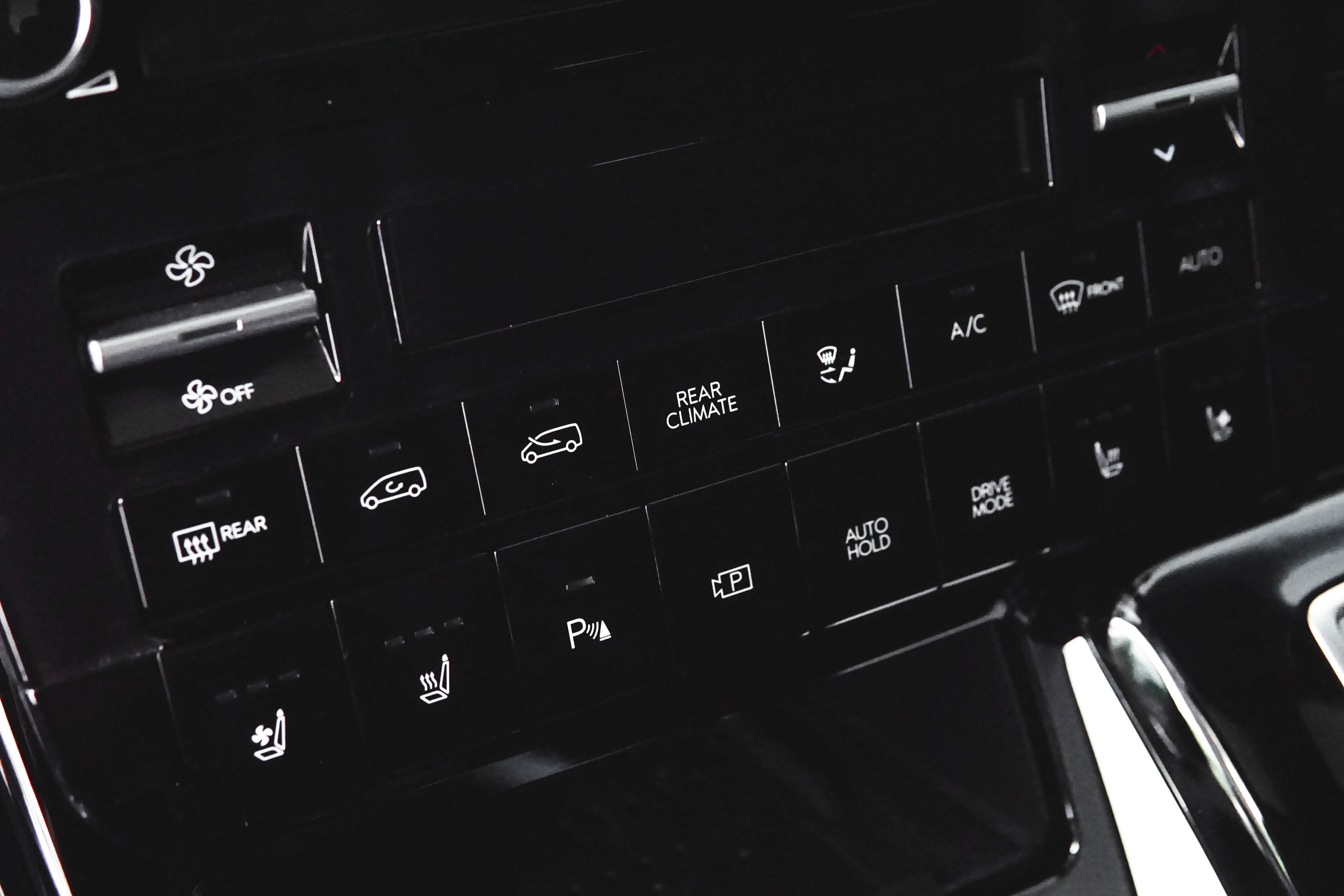 Tombol Fisik Lebih Aman Dan Dapat Menjaga Fokus